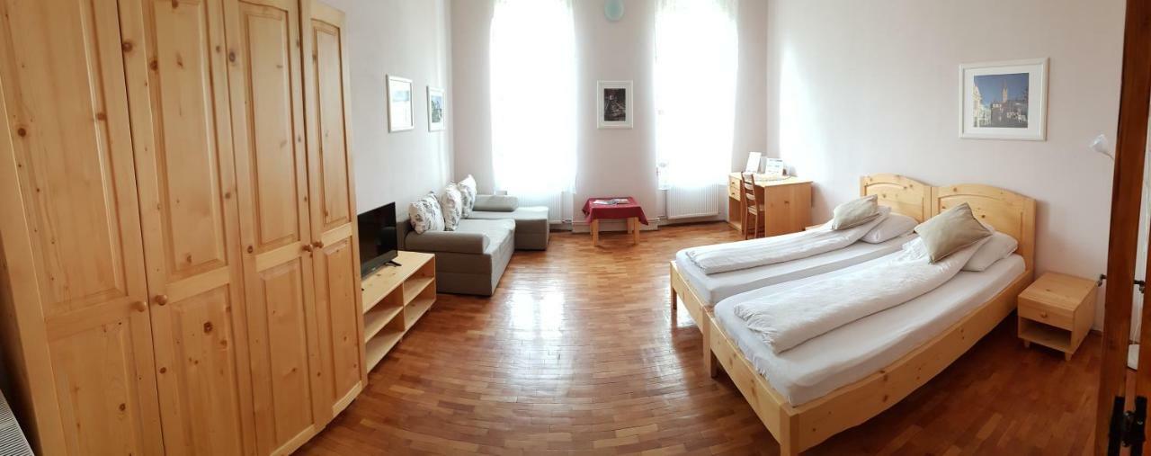 Fabini Apartments Mediaş Eksteriør billede